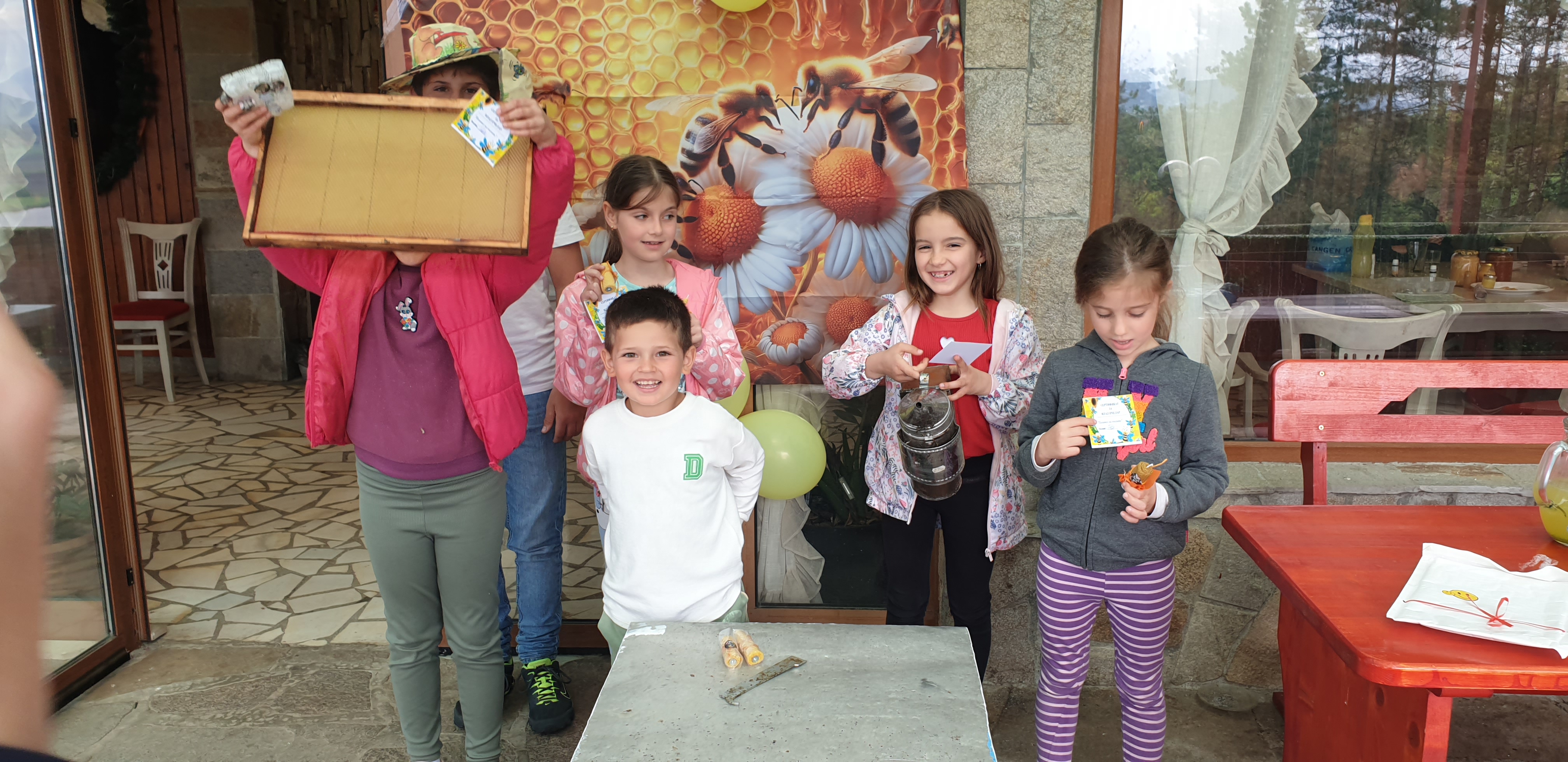 „Тайните на кошера“ – мобилна работилница и образователни програми