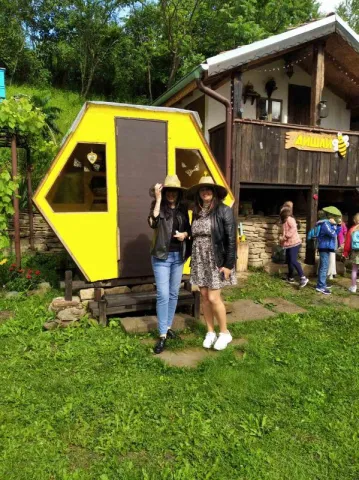 Комплекс "Йордан Братанови“ – Пчелни къщи